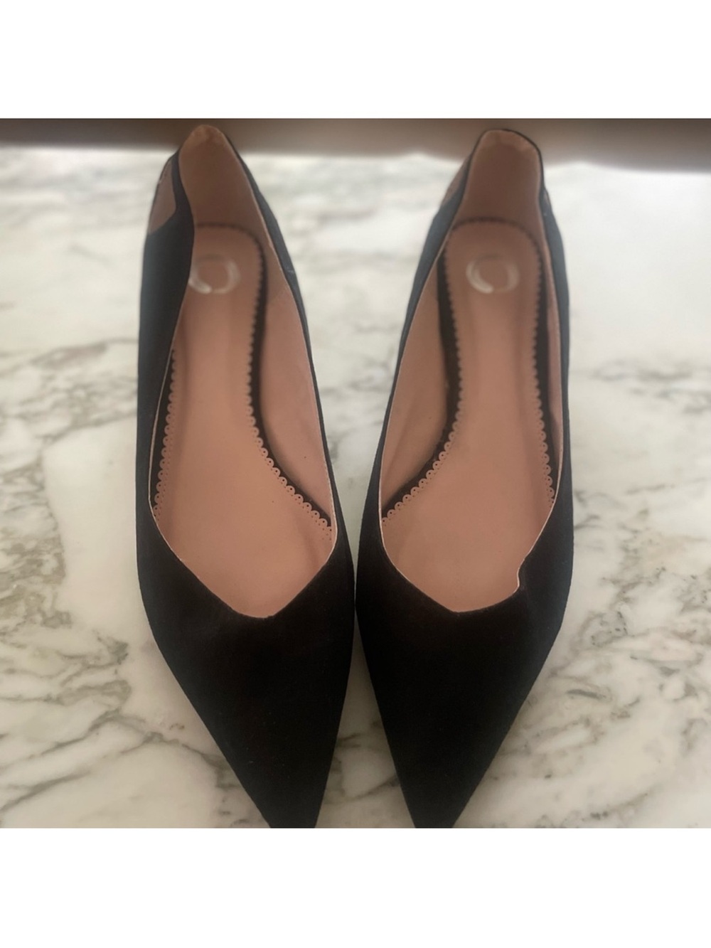 Pointed Black Women's Flats with Scalloped Insole - Unbranded